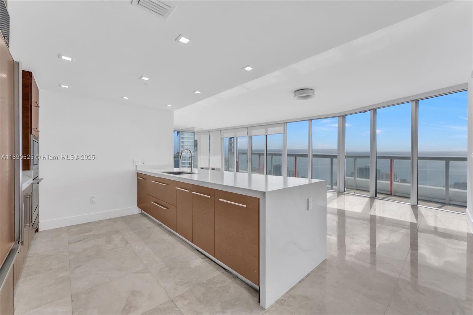 ICONBRICKELL CONDO NO 1 - Residential