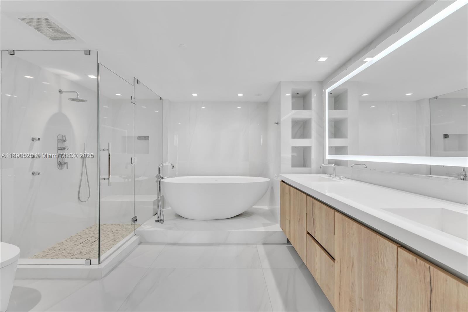 ICONBRICKELL CONDO NO 1 - Residential