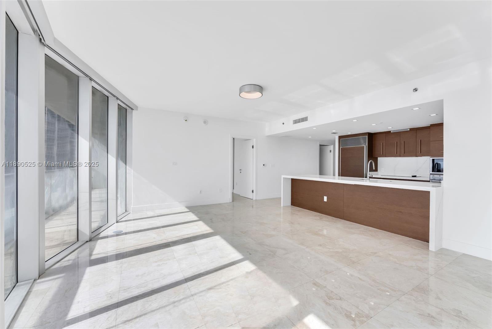 ICONBRICKELL CONDO NO 1 - Residential