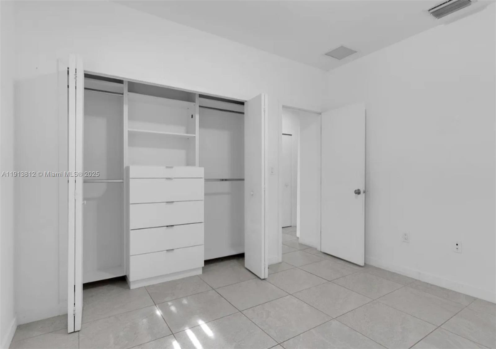 SILVER PALM PARK - Residential Lease