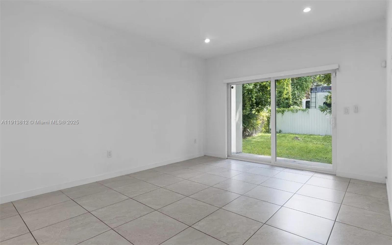 SILVER PALM PARK - Residential Lease