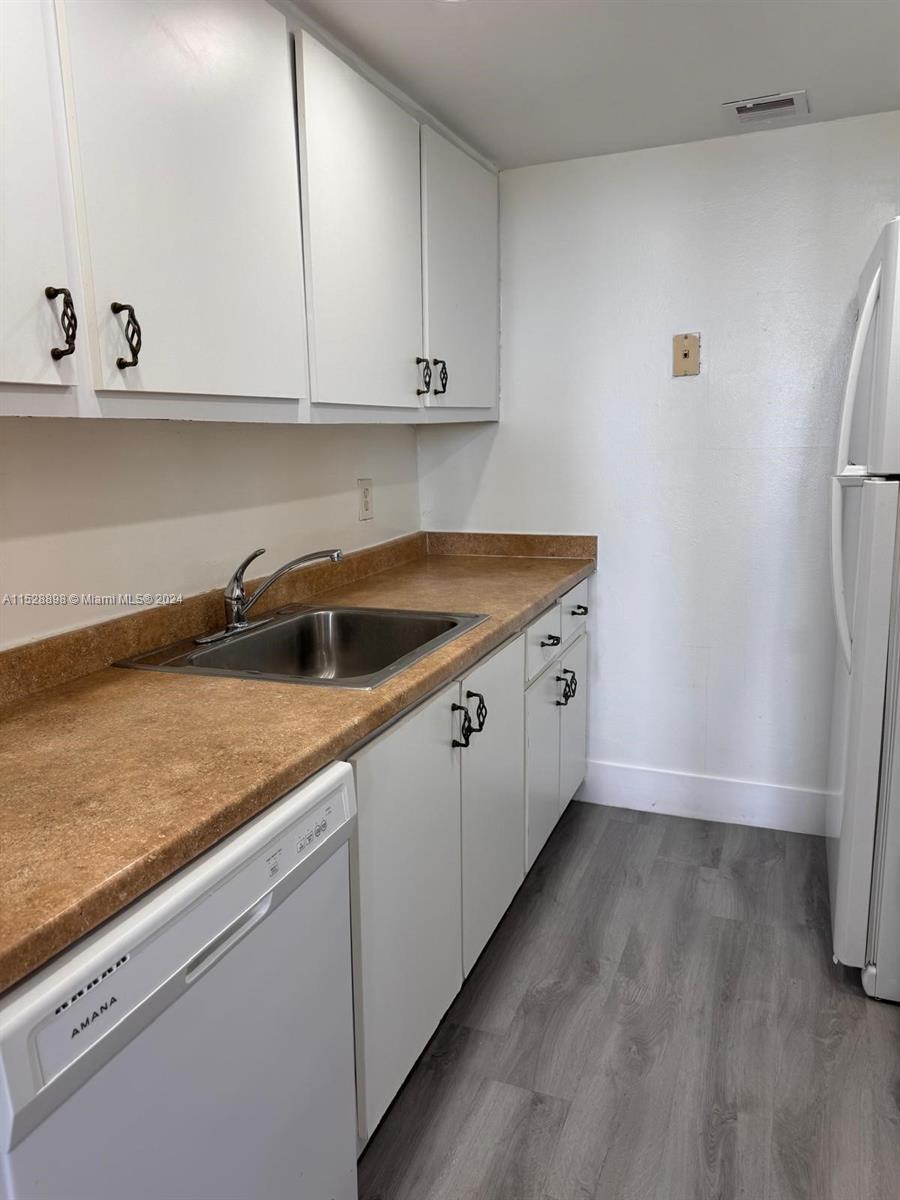 VECINO DEL MAR CONDO - Residential Lease