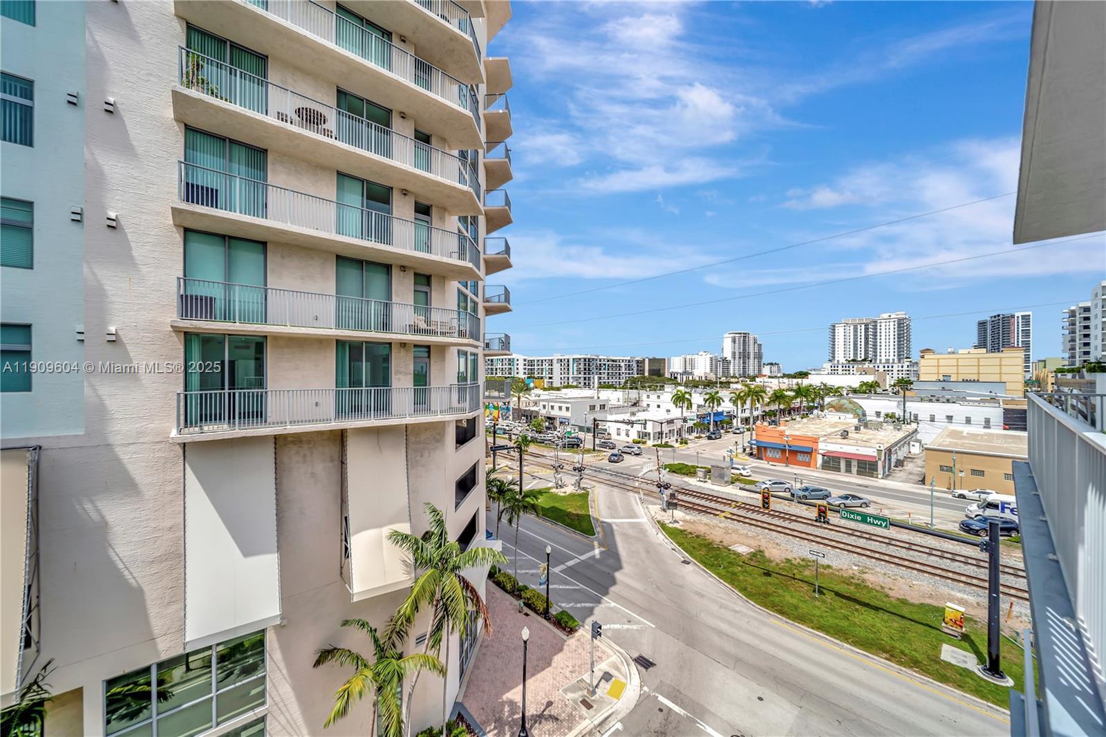 LOFTS AT HOLLYWOOD STATIO - Residential Lease