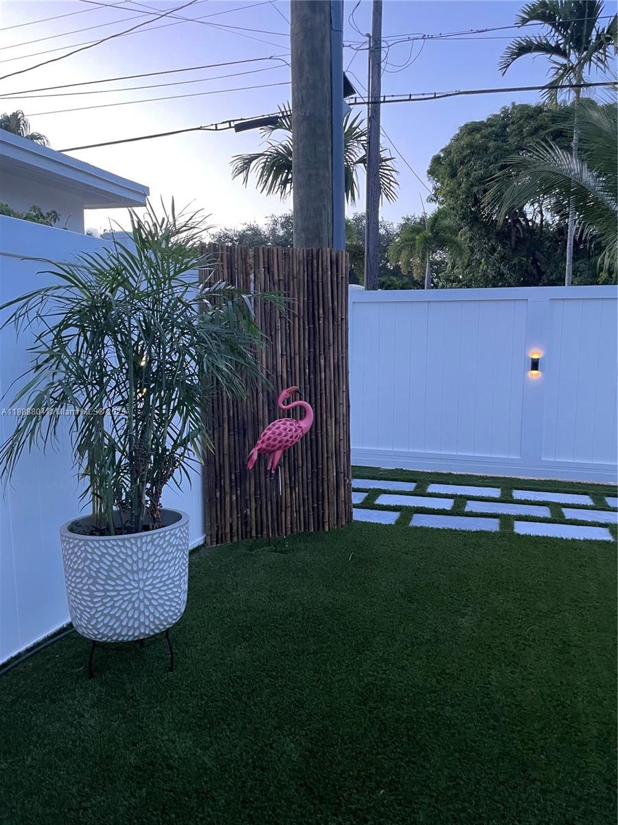 HOLLYWOOD - Residential