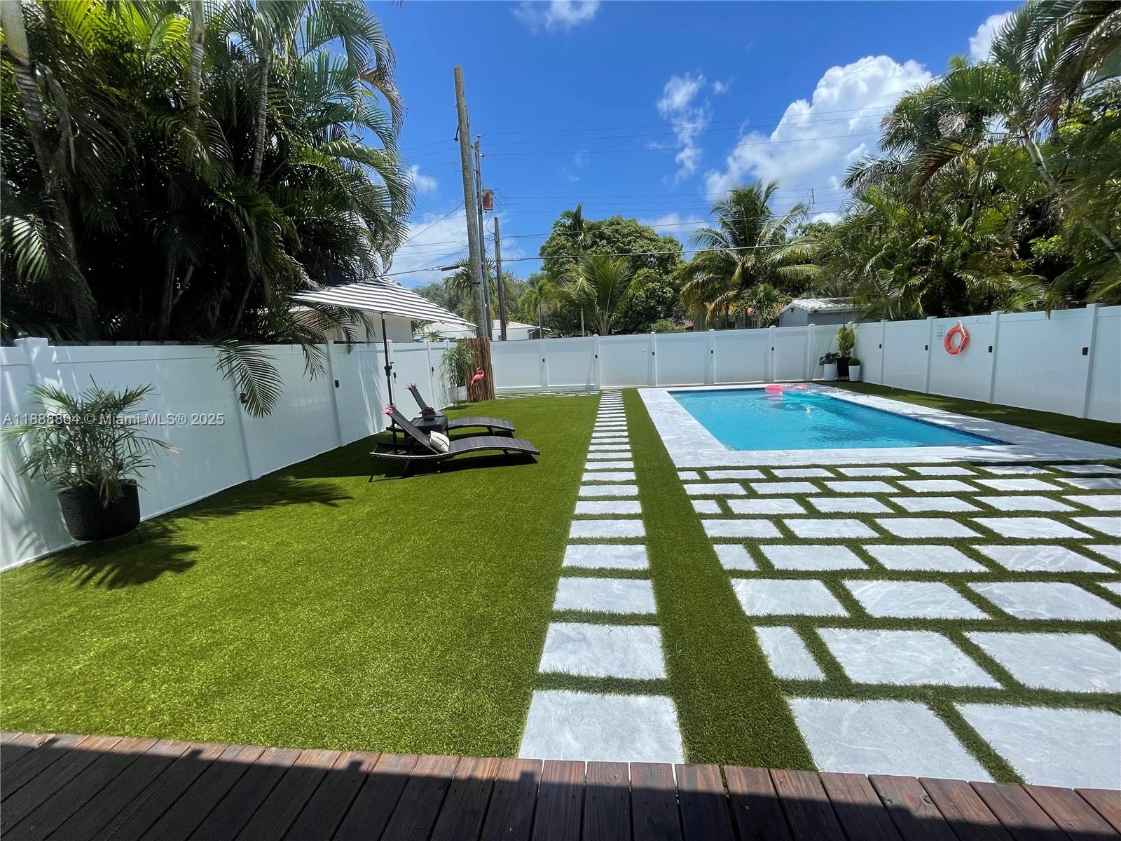 HOLLYWOOD - Residential