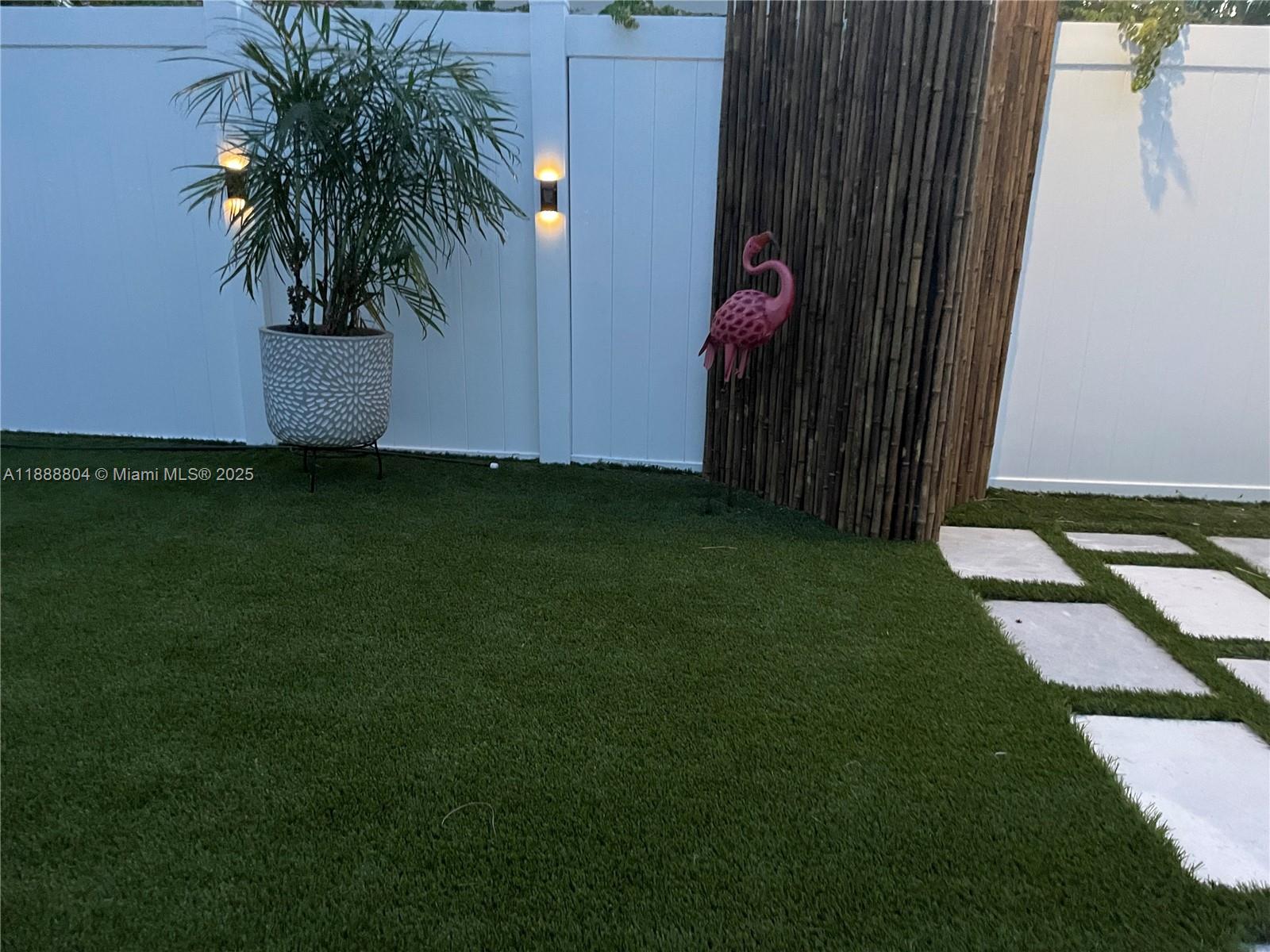 HOLLYWOOD - Residential