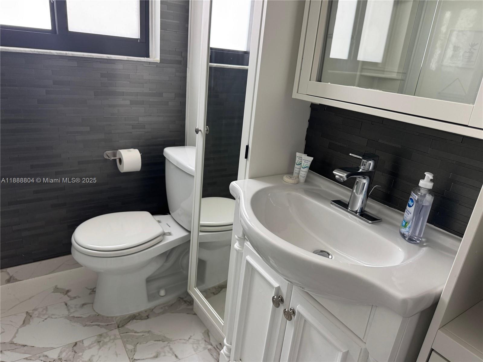 HOLLYWOOD - Residential