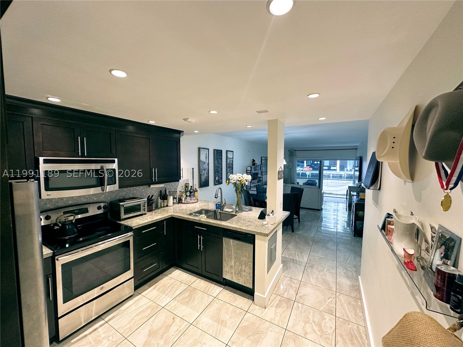 450 Paradise Isle Blvd 102, Hallandale Beach FL 33009