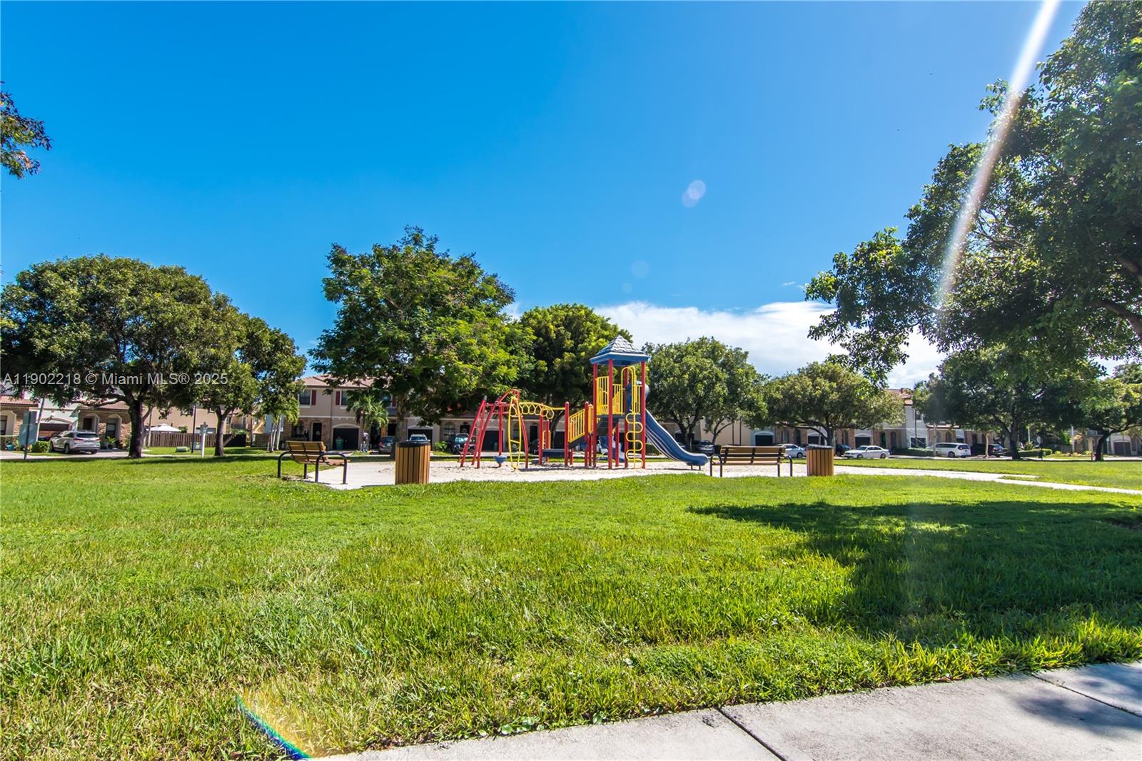 SILVER PALM EAST SEC THRE - Residential