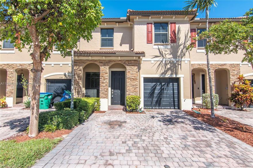 Large and comfortable townhome in the Silver Palm community. This property feels like a single-family home featuring 4 bedrooms, 3.5 bathrooms, laminate and ceramic flooring throughout, fenced in backyard with exterior access, brand new stainless steel Frigidaire appliances, a single car garage, private parking, tons of guest parking, and a separate laundry room. The community is peaceful and beautifully maintained and is centrally located near major highways, unlimited entertainment and very good schools. The house is vacant and easy to show, seven days a week. Don't let this outstanding opportunity pass you by. Call the L.A. today to schedule a tour of this beautiful home.