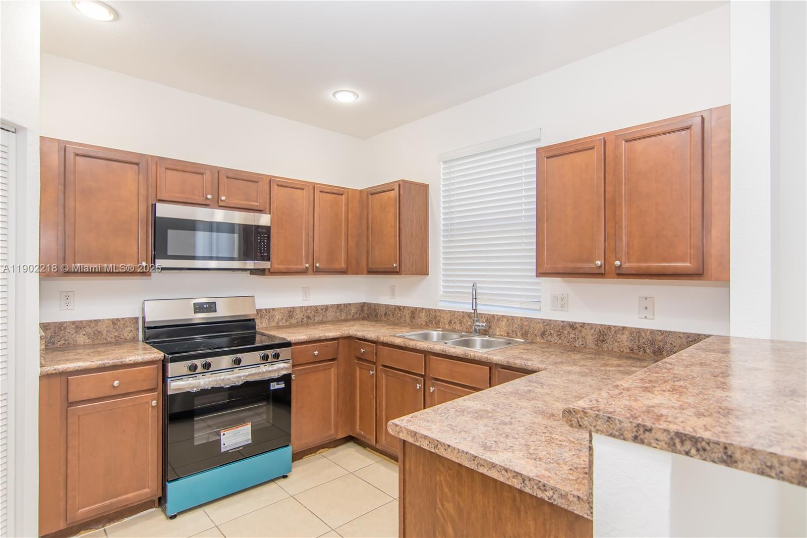 SILVER PALM EAST SEC THRE - Residential