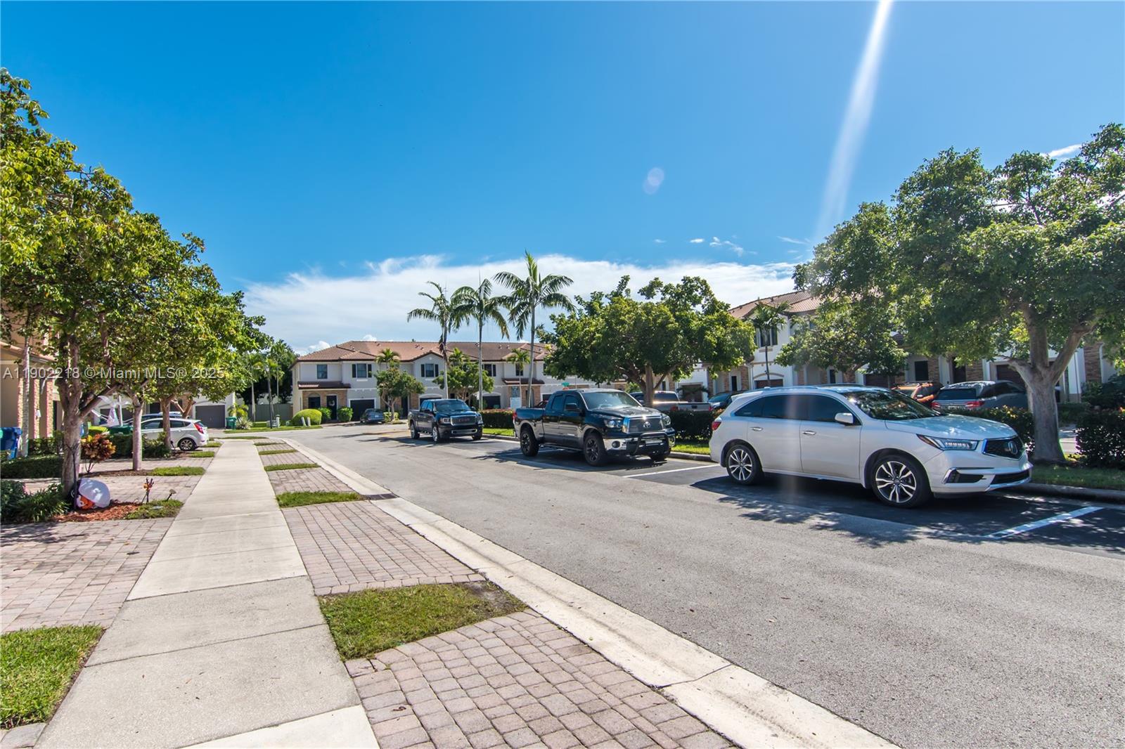 SILVER PALM EAST SEC THRE - Residential