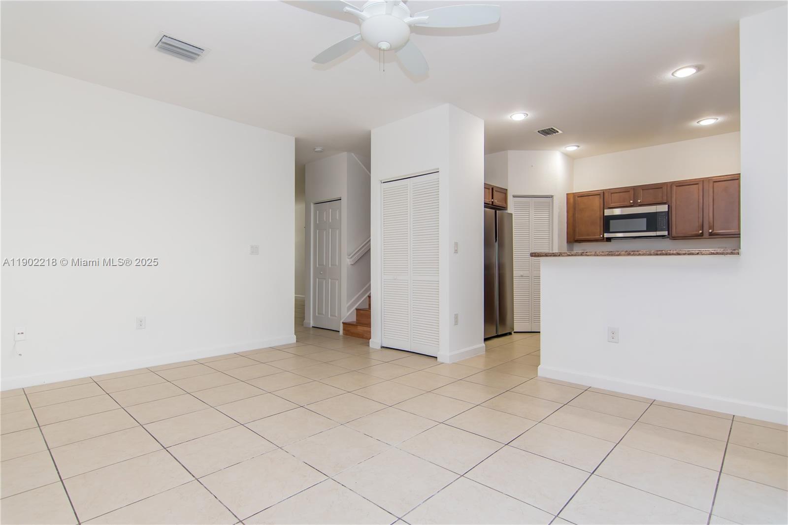 SILVER PALM EAST SEC THRE - Residential