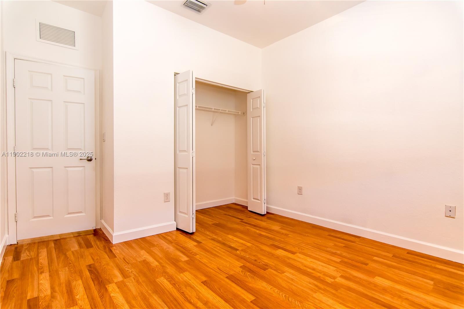 SILVER PALM EAST SEC THRE - Residential