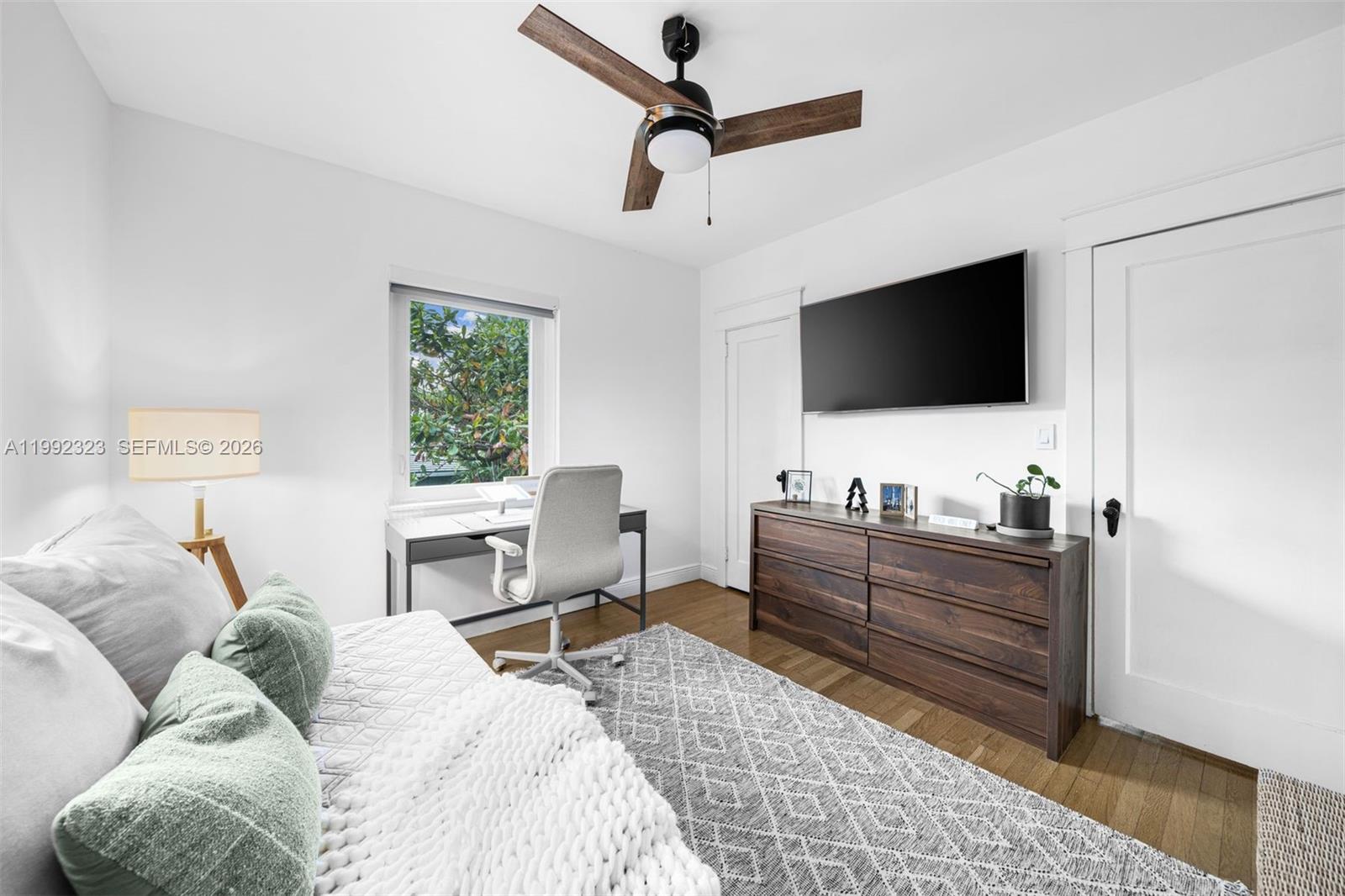 COUNTRY CLUB ADDN - Residential Lease