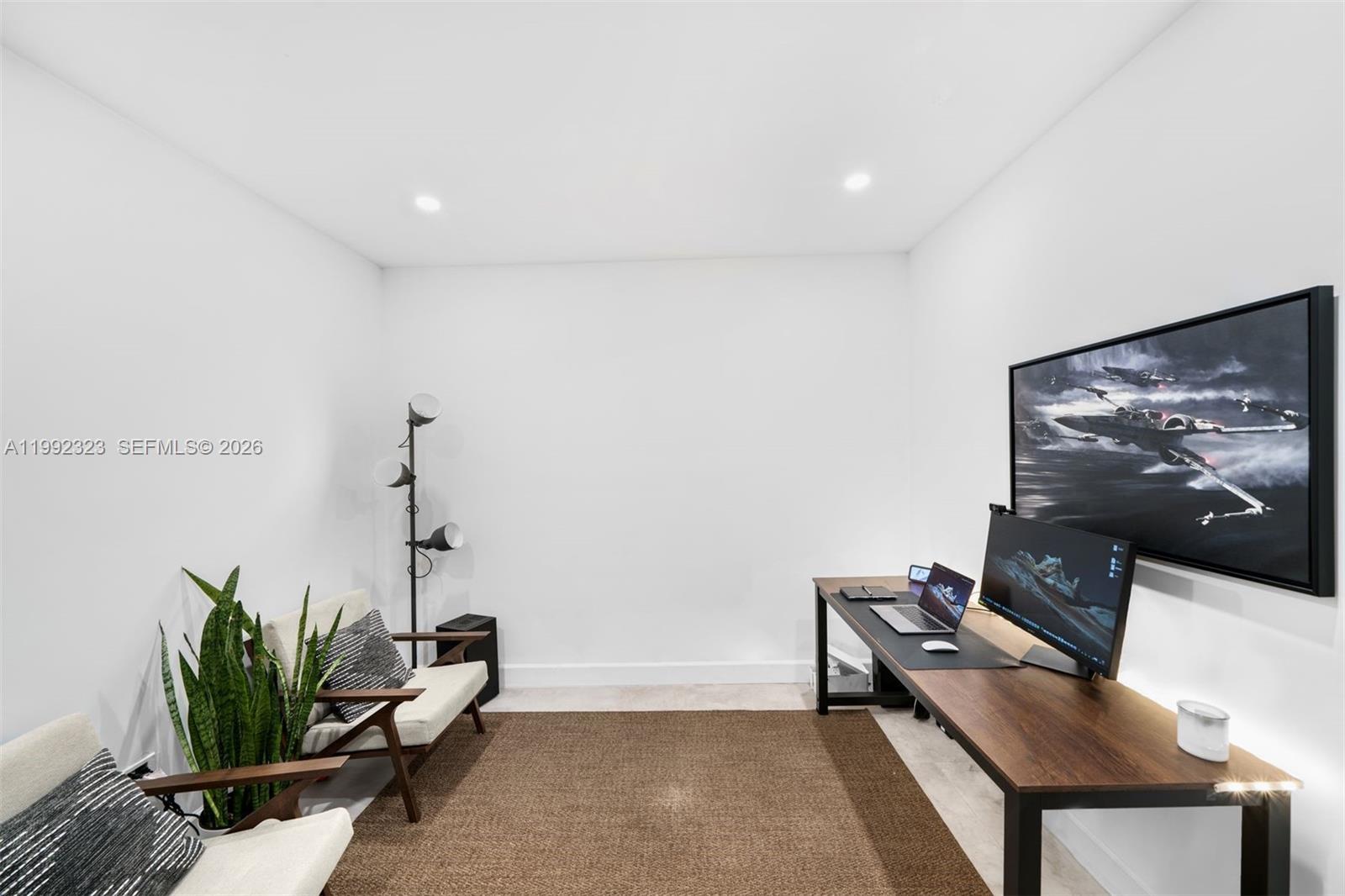 COUNTRY CLUB ADDN - Residential Lease