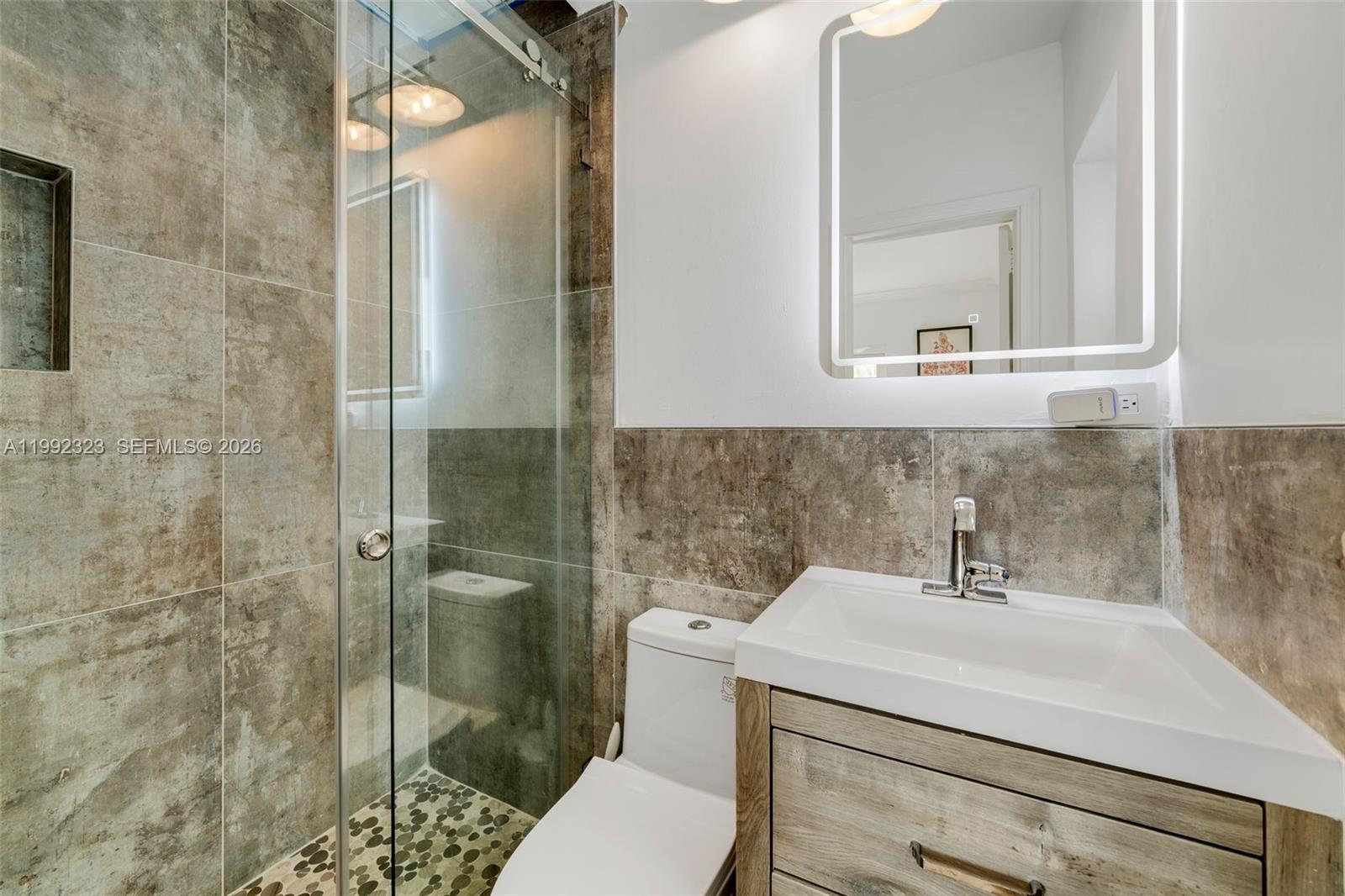 COUNTRY CLUB ADDN - Residential Lease