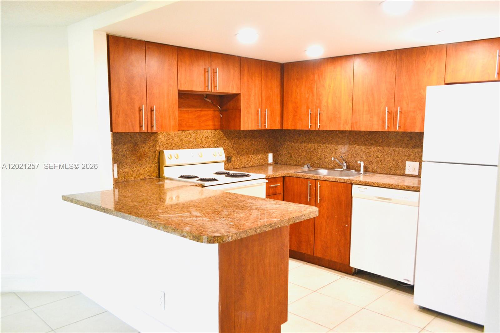 LAS VISTAS AT DORAL CONDO - Residential