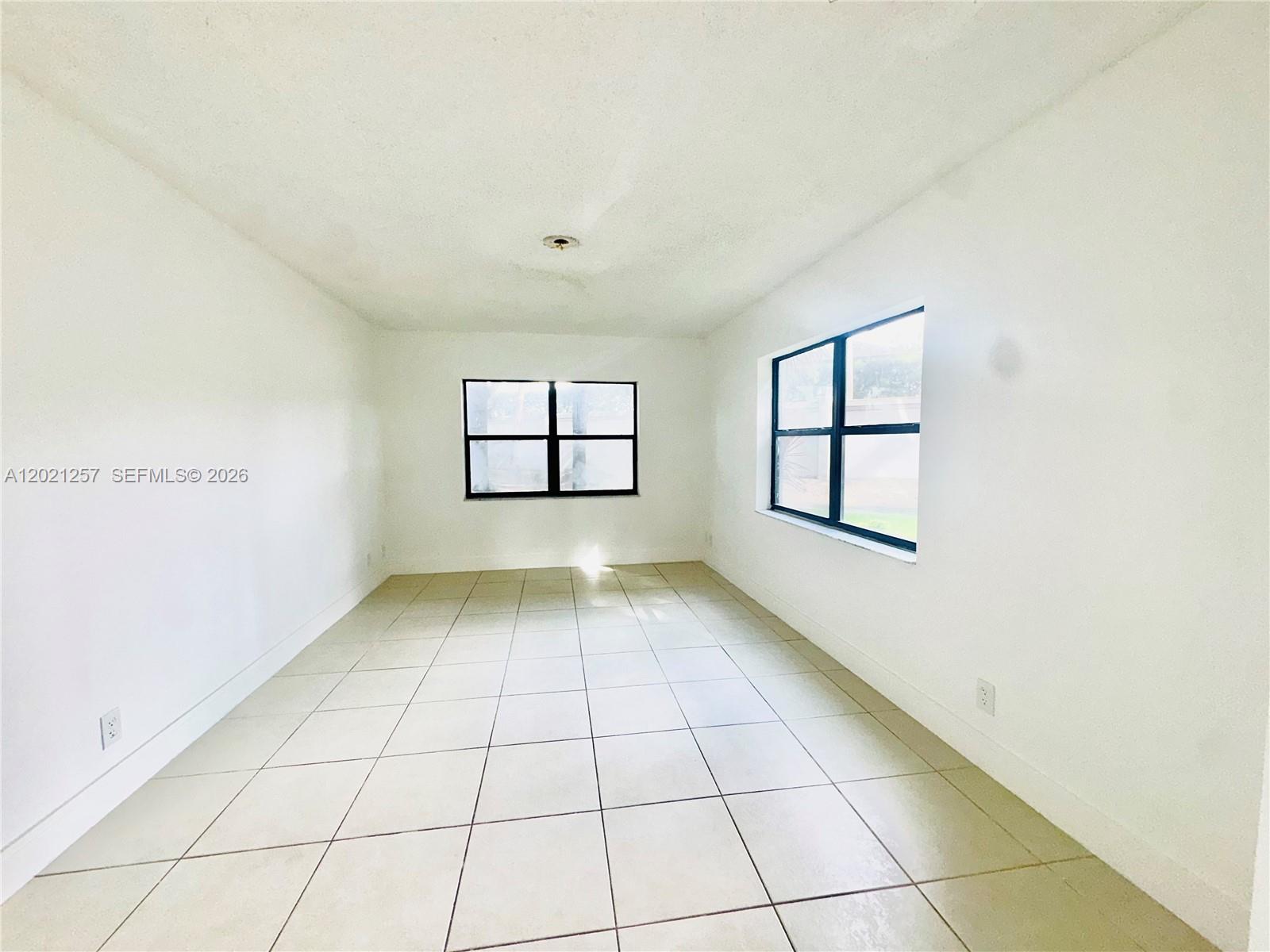 LAS VISTAS AT DORAL CONDO - Residential