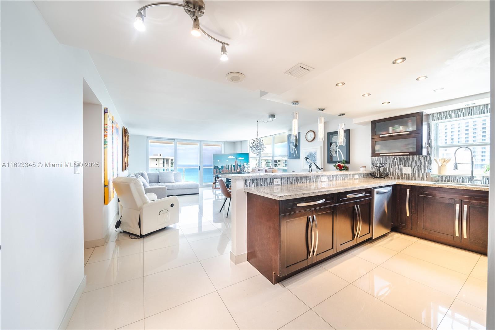 3800 S Ocean Dr 1512A