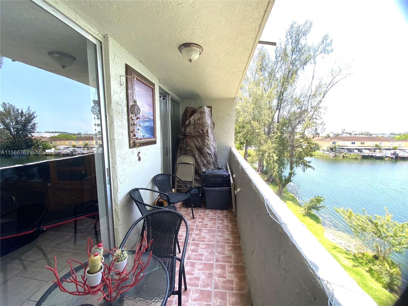 SAMARI LAKE EAST CONDO - Residential