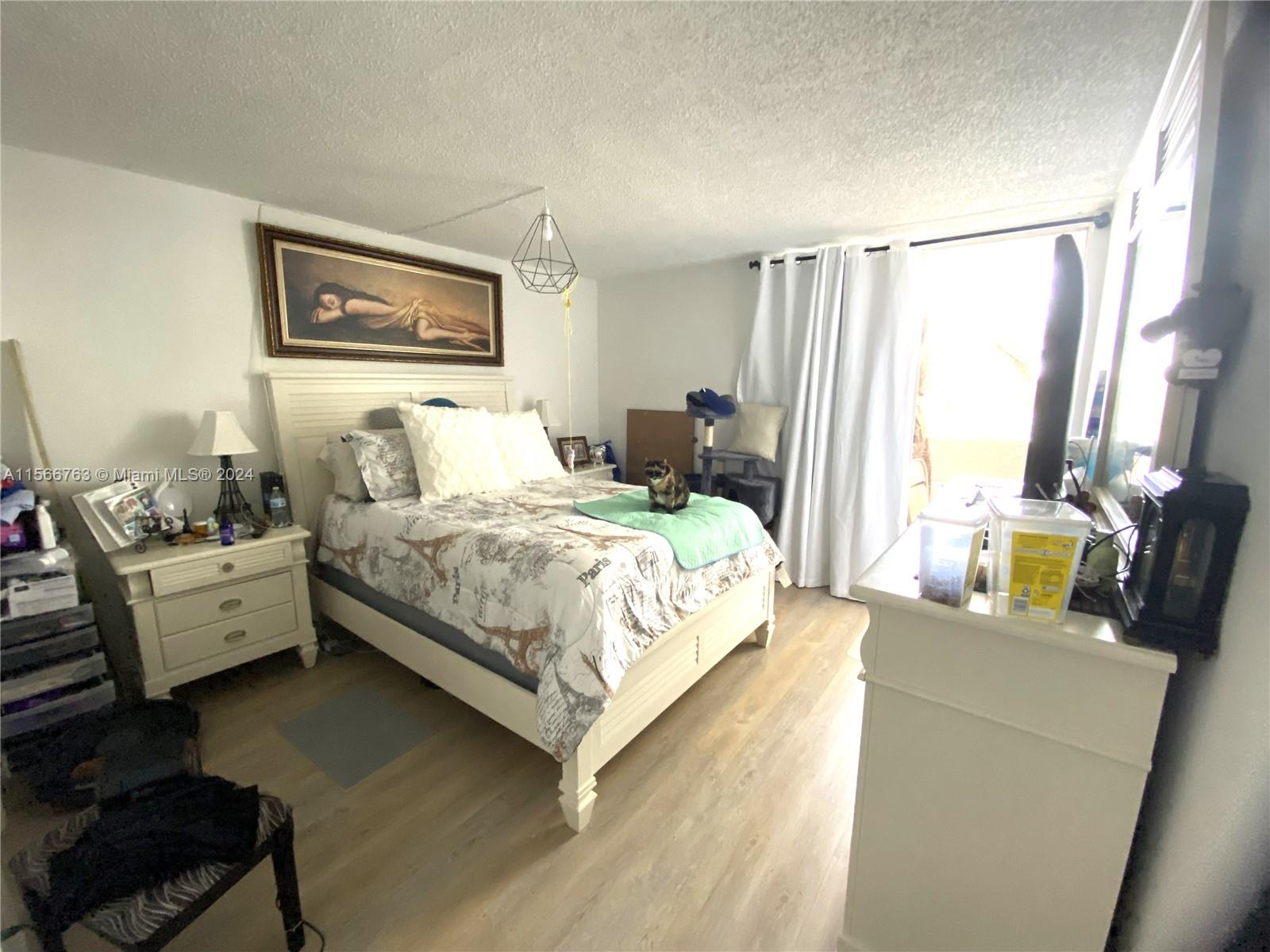 SAMARI LAKE EAST CONDO - Residential