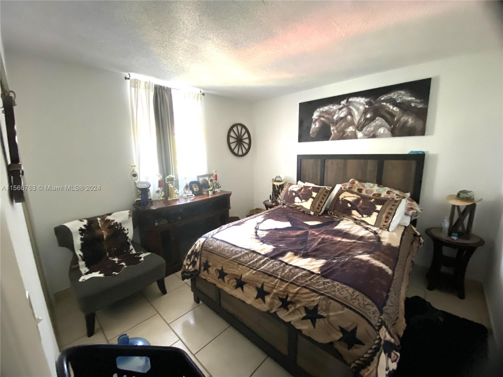 SAMARI LAKE EAST CONDO - Residential