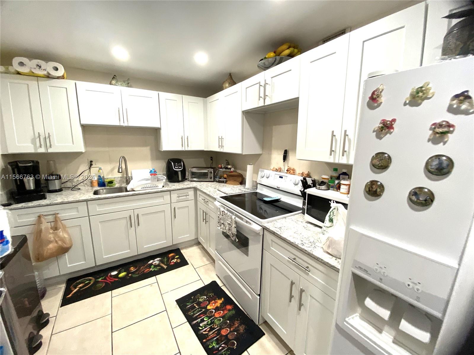 SAMARI LAKE EAST CONDO - Residential