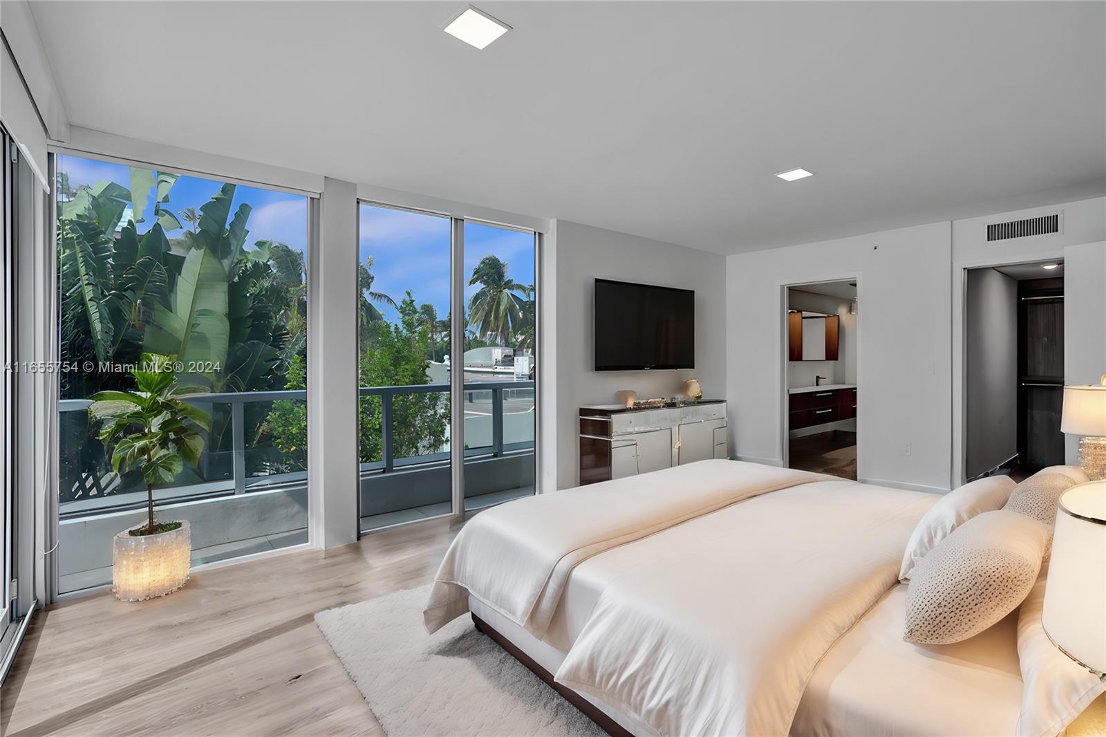 BIJOU BAY HARBOR CONDO - Residential