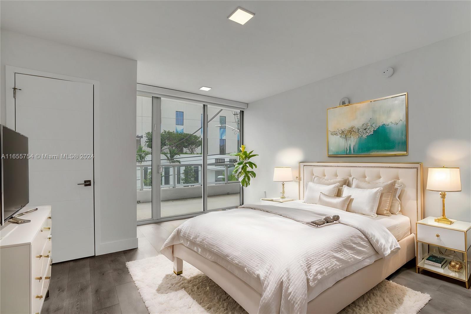 BIJOU BAY HARBOR CONDO - Residential