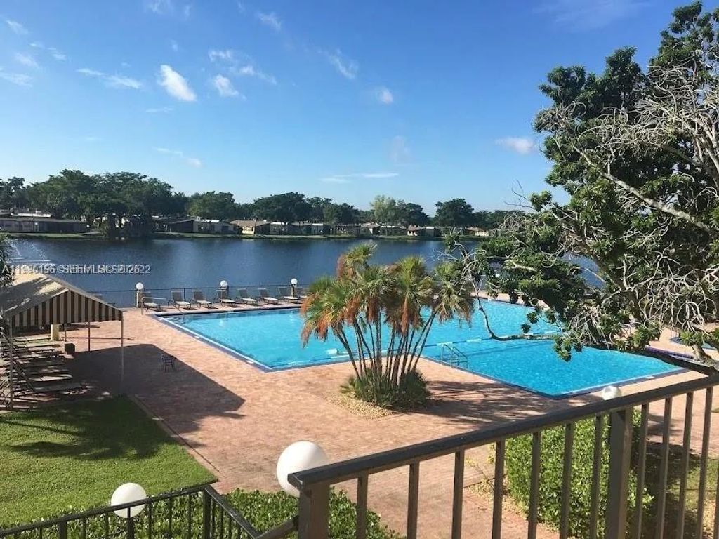 Photo of 200 Berkley Rd #123, Hollywood, FL 33024 (MLS # A11990196)