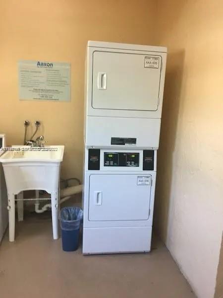 VILLAS AT CARRIAGE HILLS - Residential