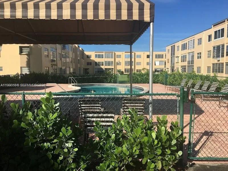 VILLAS AT CARRIAGE HILLS - Residential