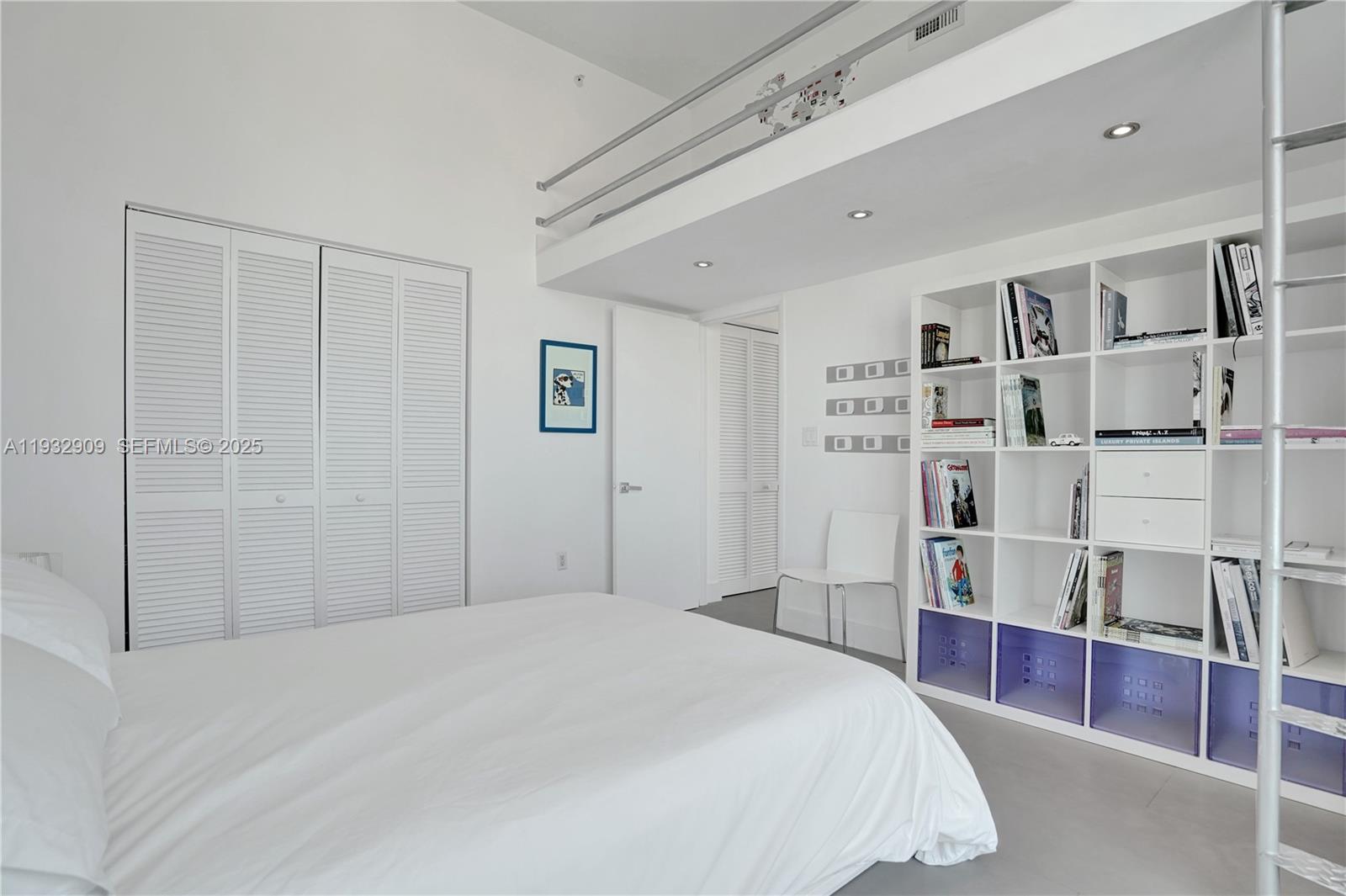 NEW WAVE CONDO - Residential