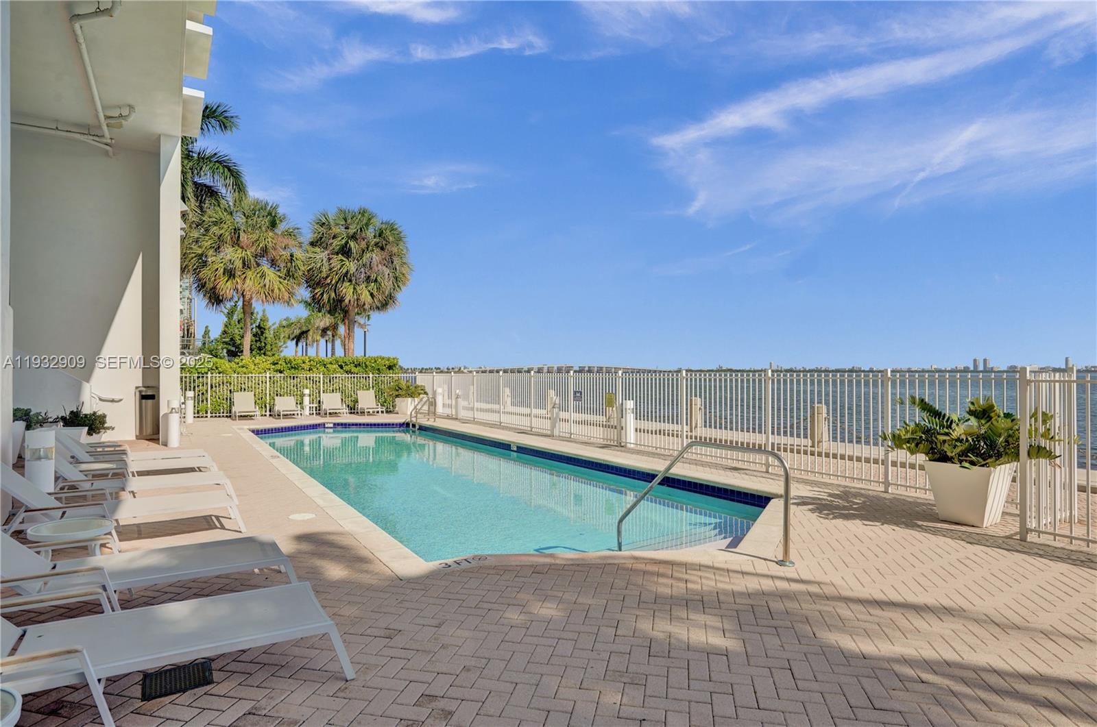 NEW WAVE CONDO - Residential