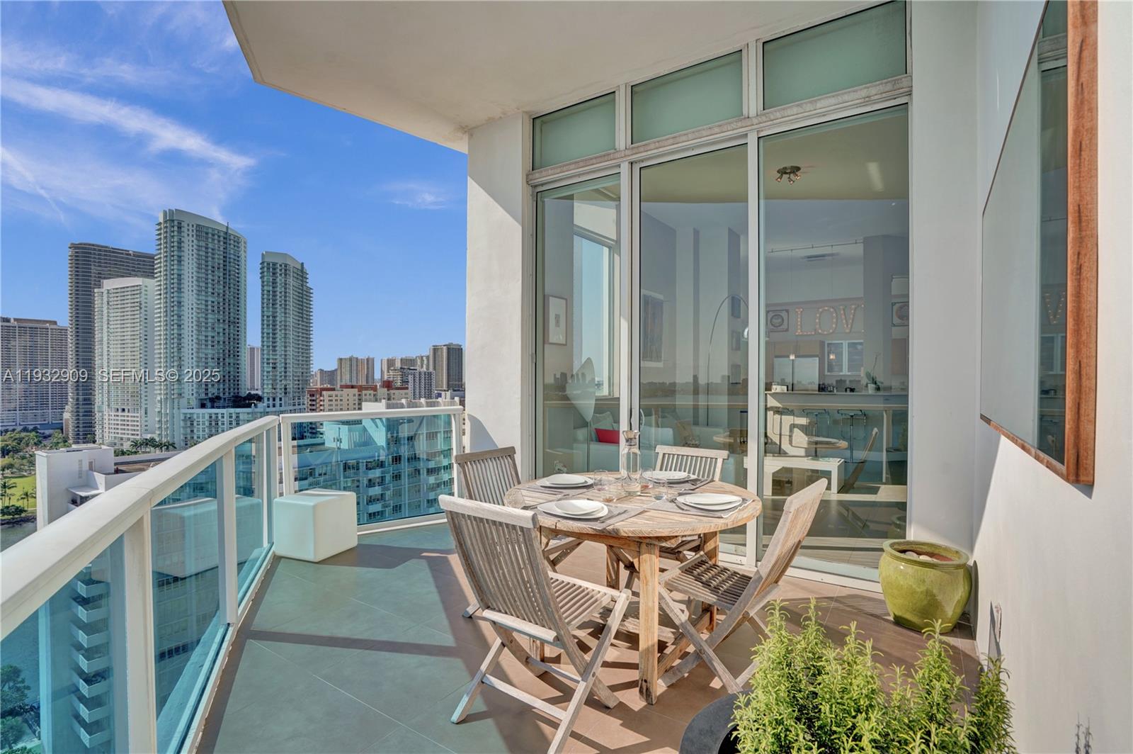 NEW WAVE CONDO - Residential