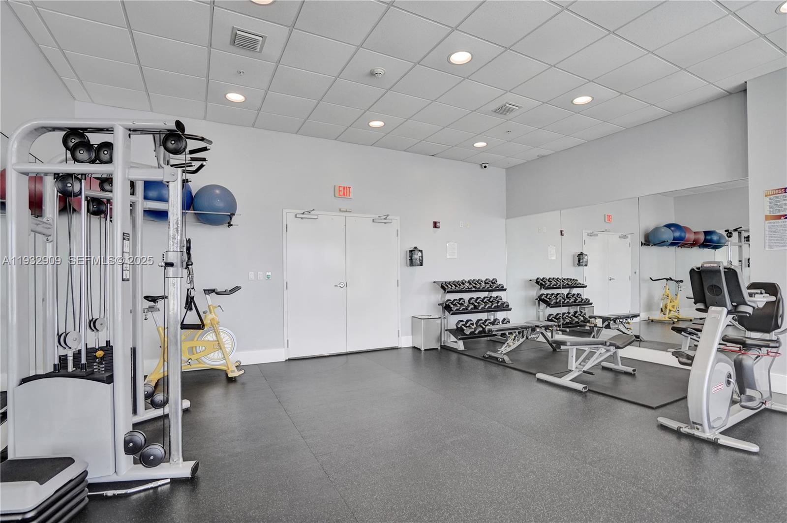 NEW WAVE CONDO - Residential