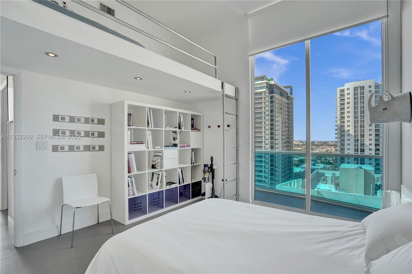 NEW WAVE CONDO - Residential