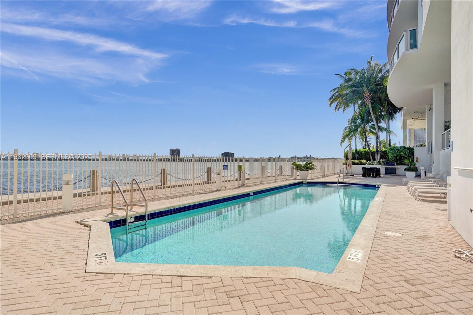 NEW WAVE CONDO - Residential