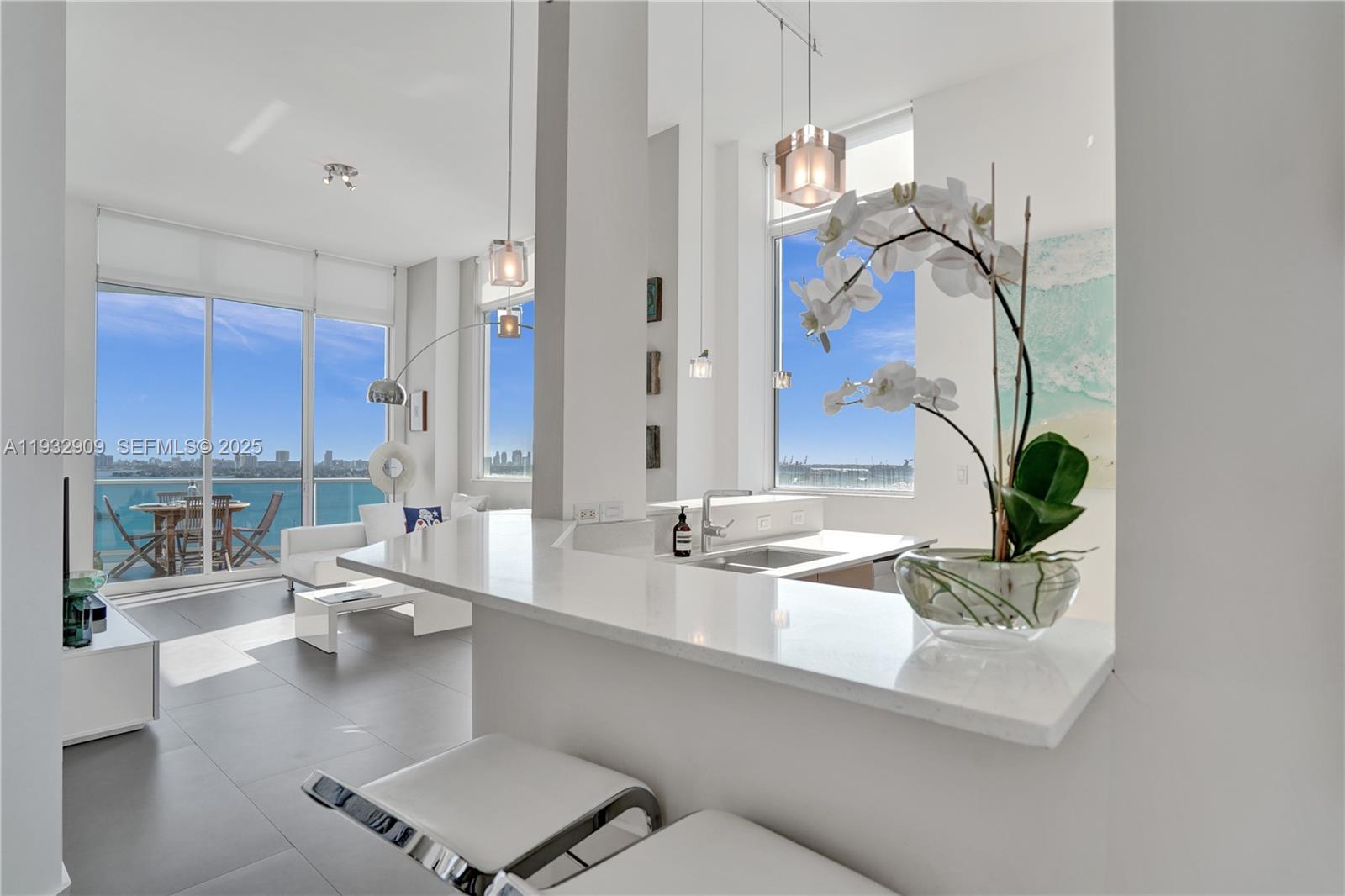 NEW WAVE CONDO - Residential