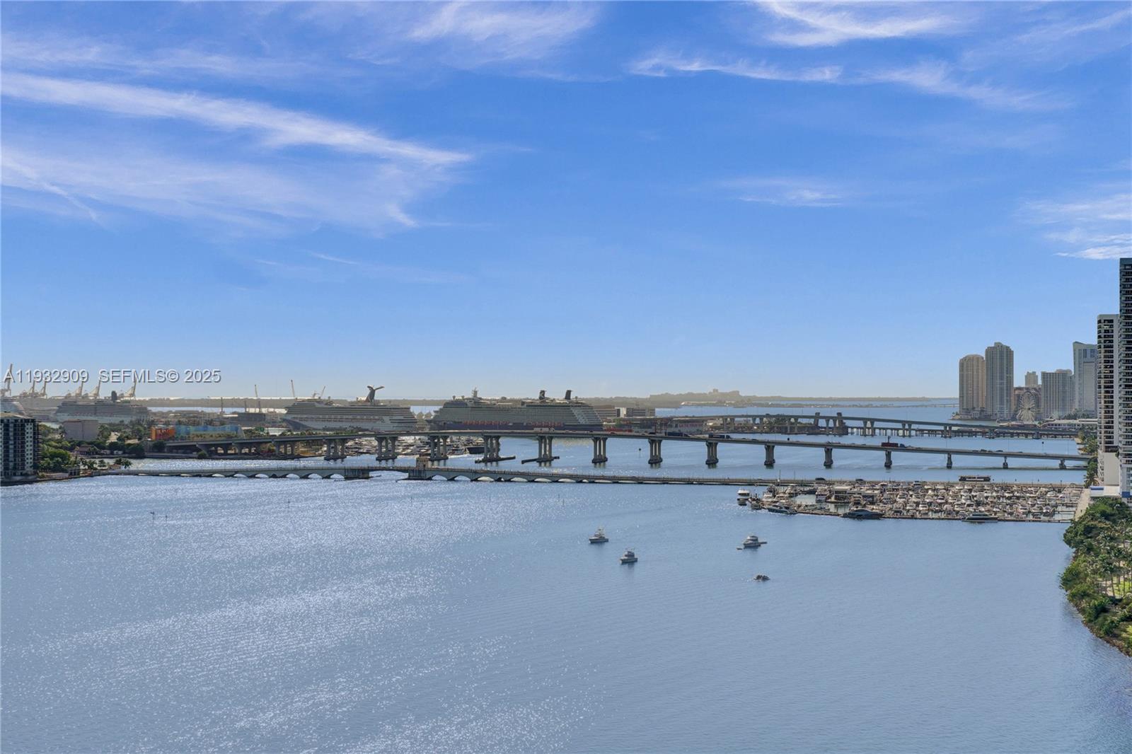 NEW WAVE CONDO - Residential