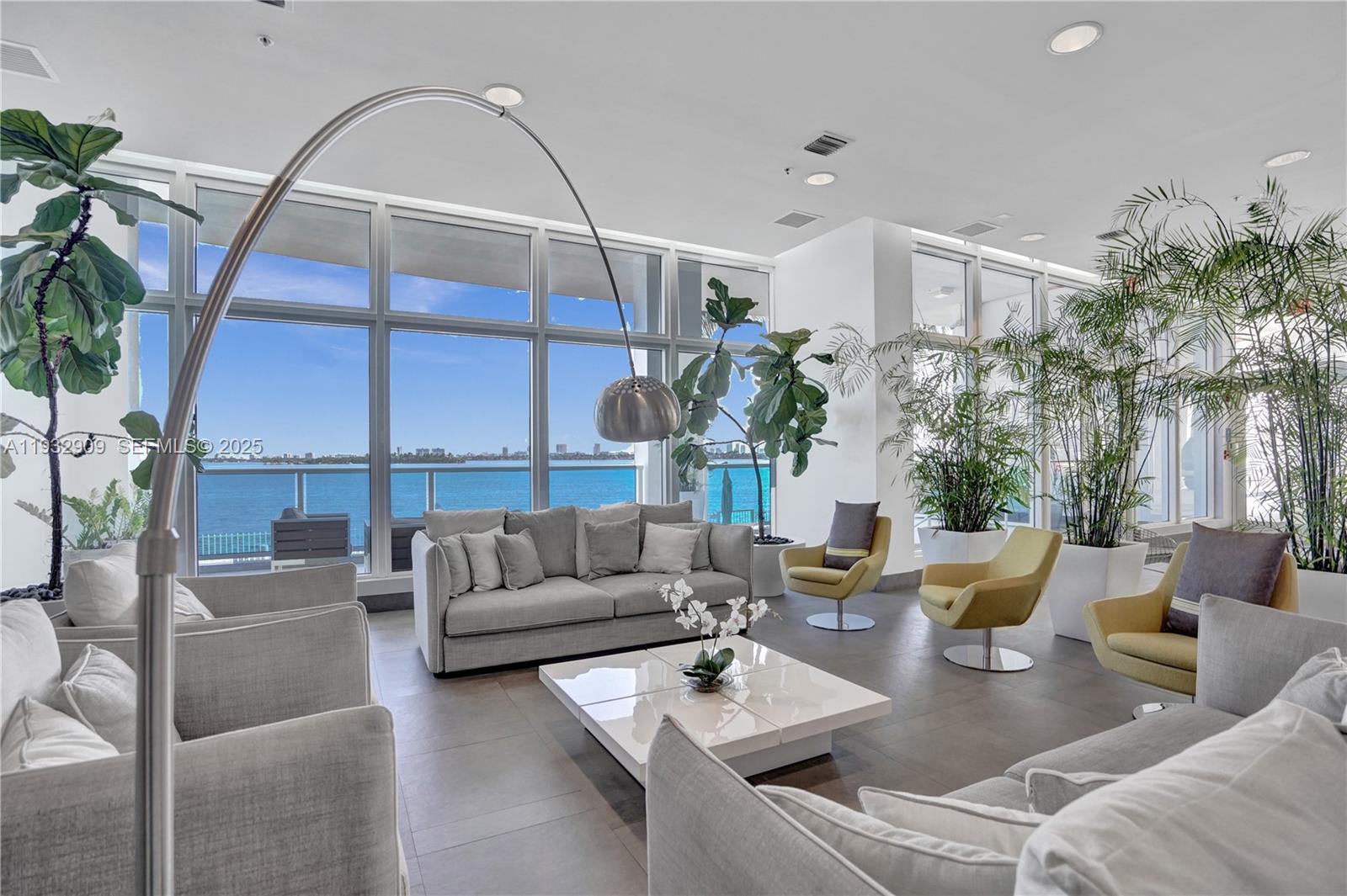 NEW WAVE CONDO - Residential