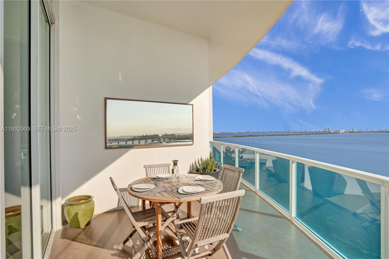 NEW WAVE CONDO - Residential