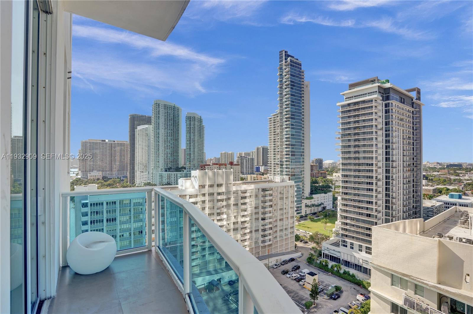 NEW WAVE CONDO - Residential