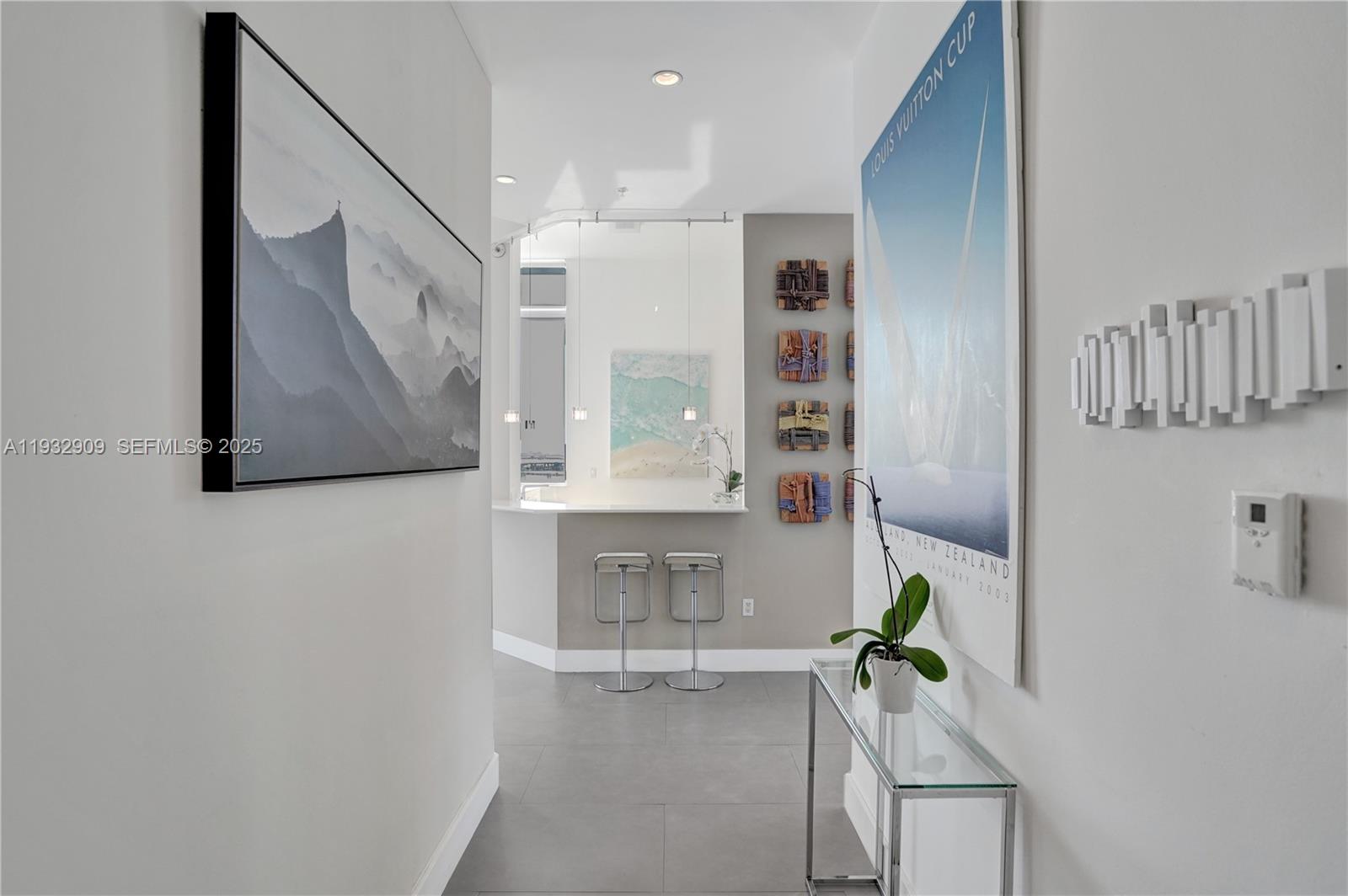 NEW WAVE CONDO - Residential