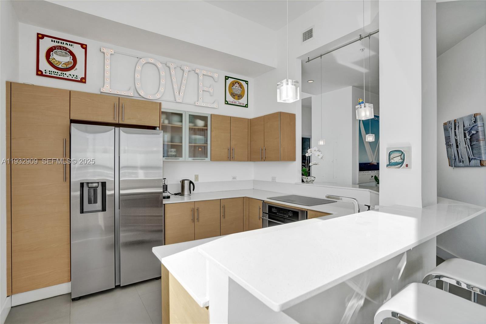 NEW WAVE CONDO - Residential