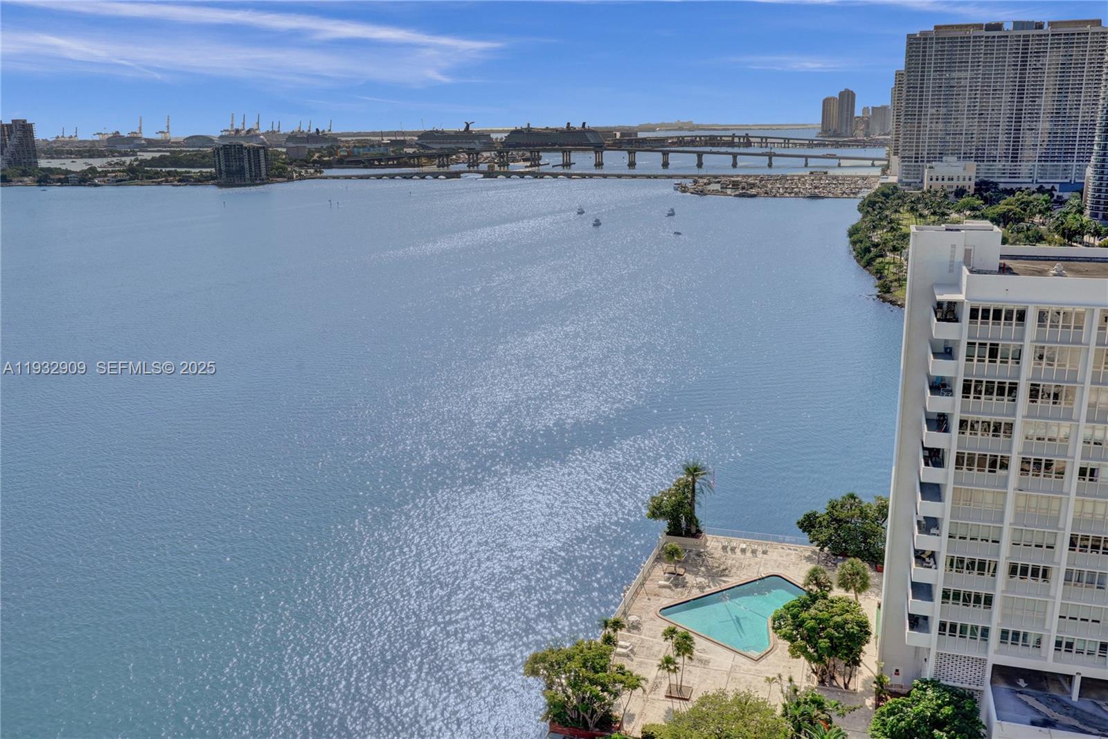 NEW WAVE CONDO - Residential