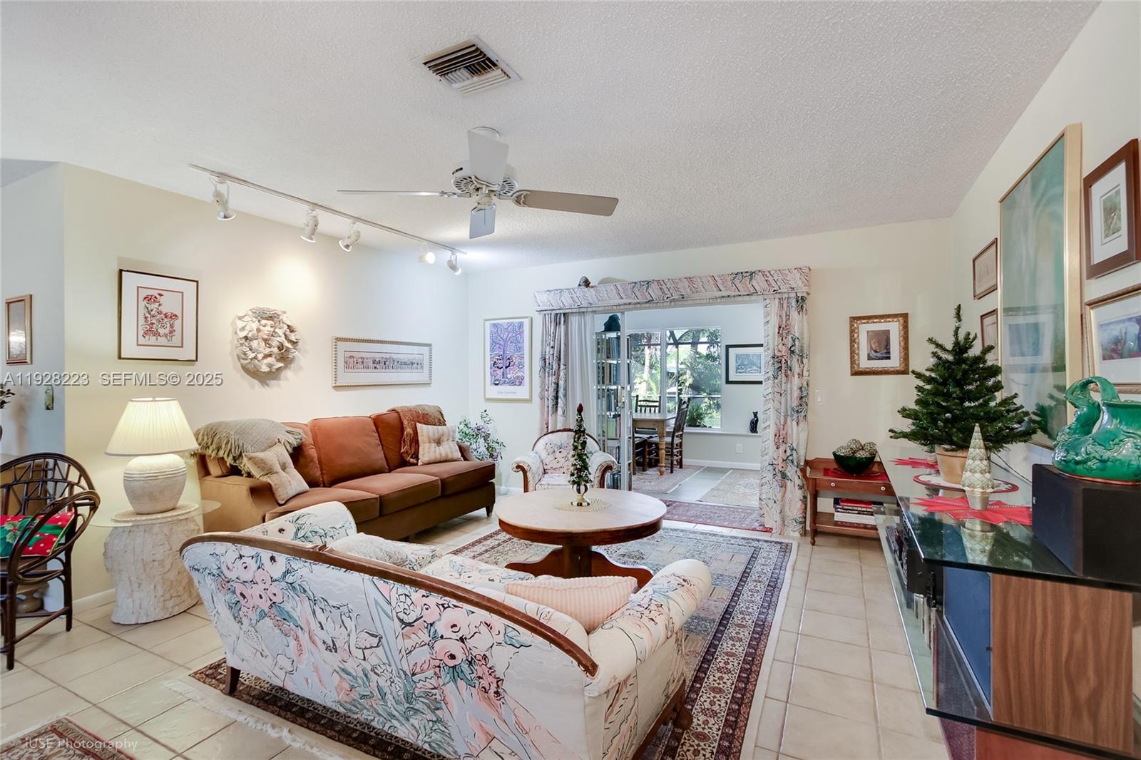 PLANTATIONS SECLUDED GARD - Residential