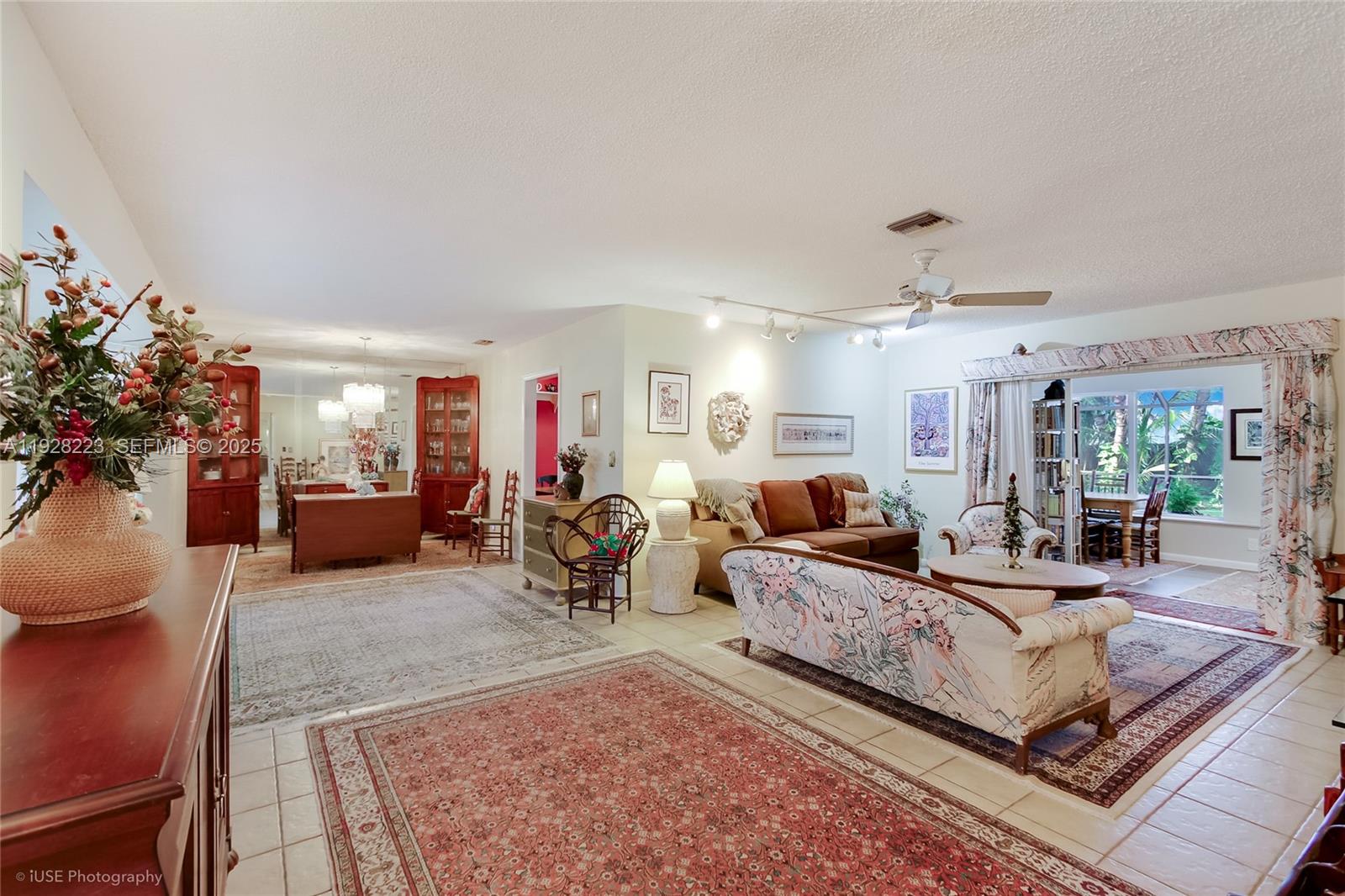 PLANTATIONS SECLUDED GARD - Residential