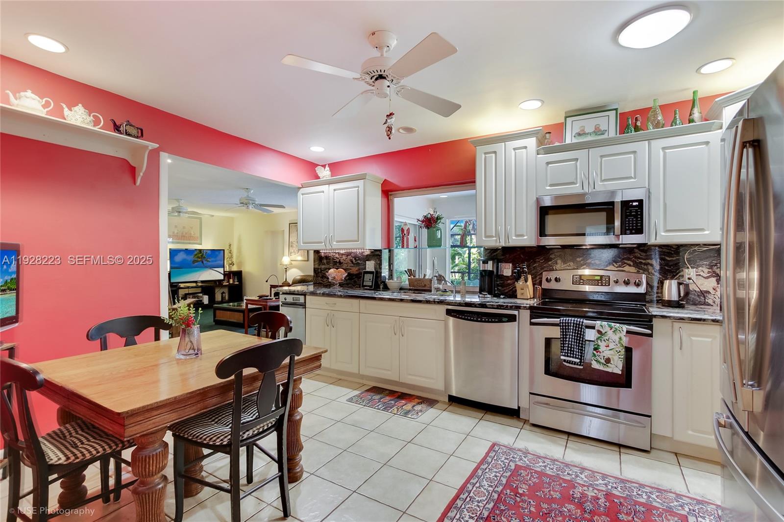 PLANTATIONS SECLUDED GARD - Residential